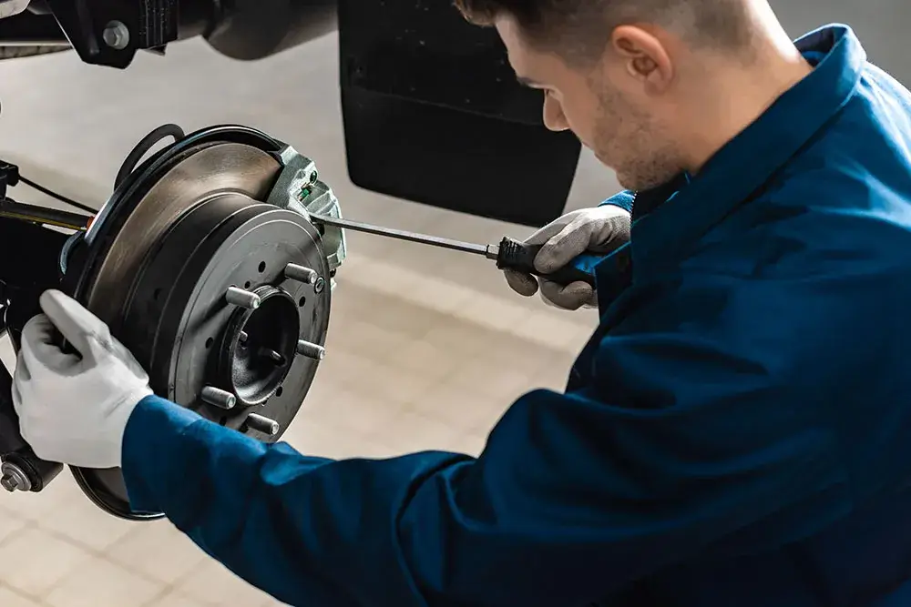 Signs Your Car Needs New Brake Pads or Rotors in Franklin and Mount Juliet, Tennessee